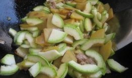 吃角瓜的网红是谁啊,揭秘网络红人的美食魅力